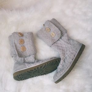 sweater ugg boots!!